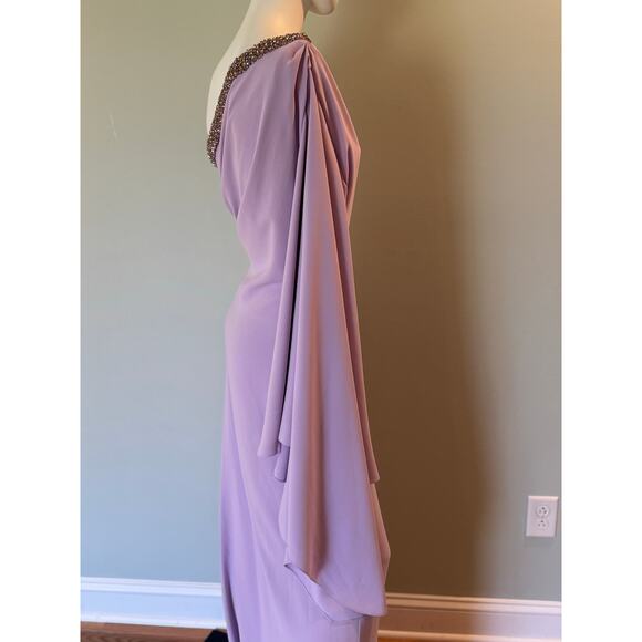 REEM ACRA
Embellished One-Shoulder Crepe Gown. Size 10 - Picture 12 of 13